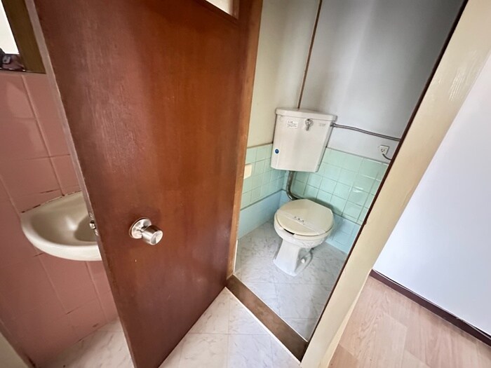 物件内観写真8　(トイレ)