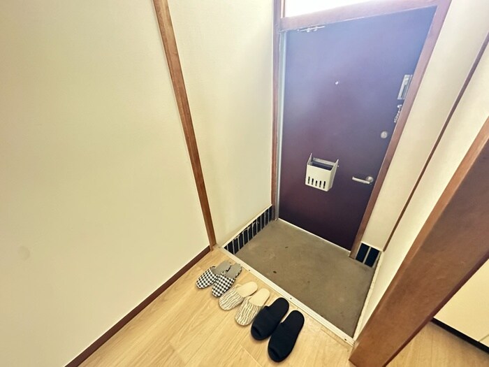 物件内観写真12　(玄関)