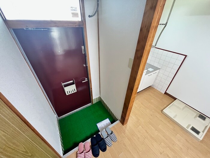 物件内観写真13　(玄関)