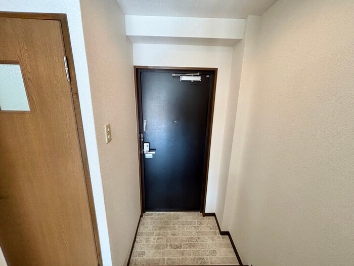 物件内観写真14　(玄関)