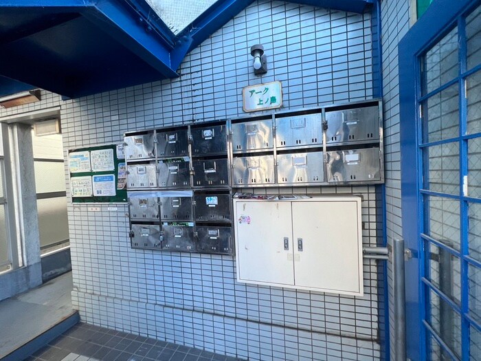 物件外観写真6　(エントランス部分)