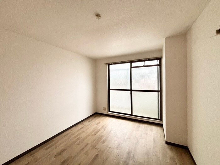 物件内観写真10　(居室)