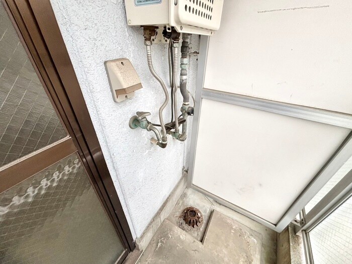 物件内観写真15　(洗濯機置場)