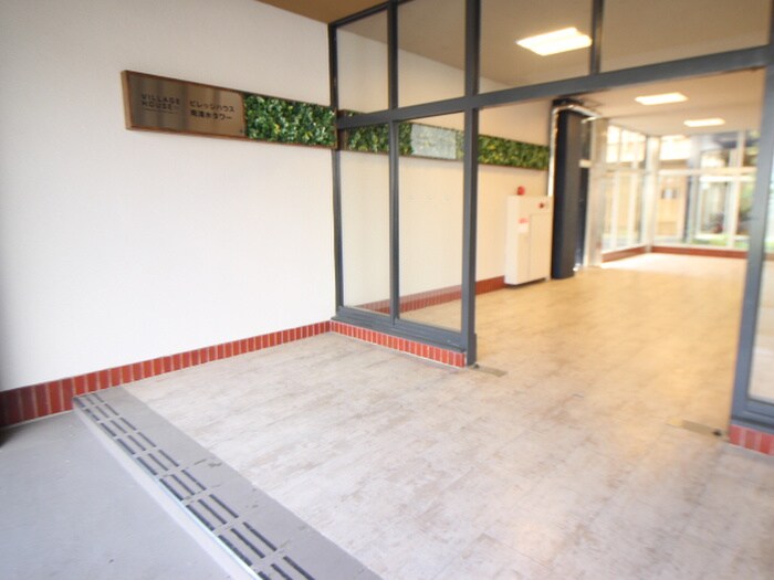 物件外観写真5　(エントランス部分)