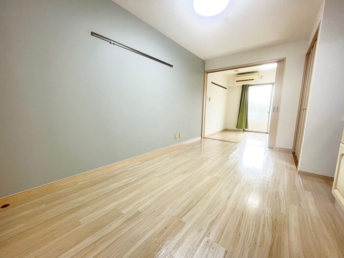 物件内観写真9　(居室)