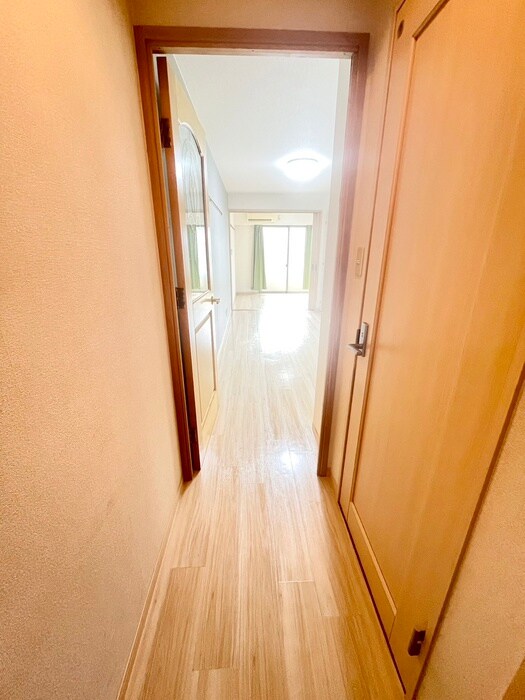 物件内観写真19　(廊下)