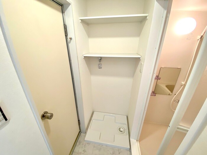 物件内観写真14　(洗濯機置場)