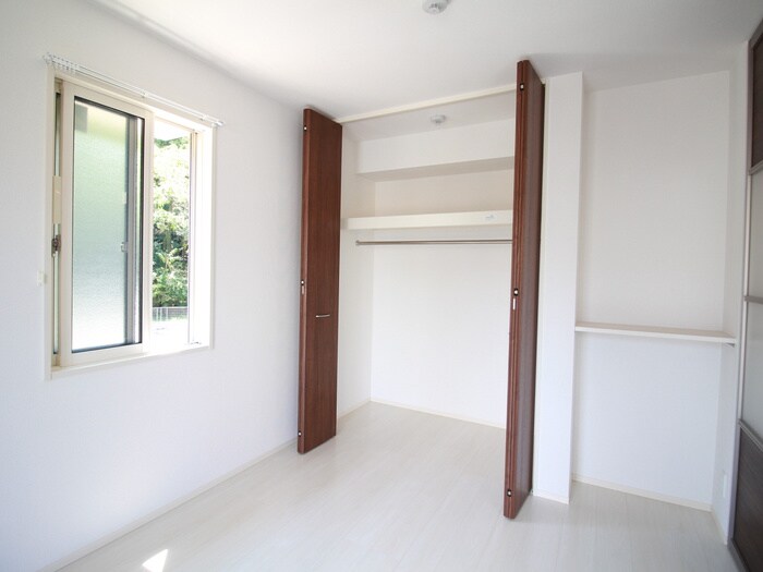 物件内観写真12　(収納)