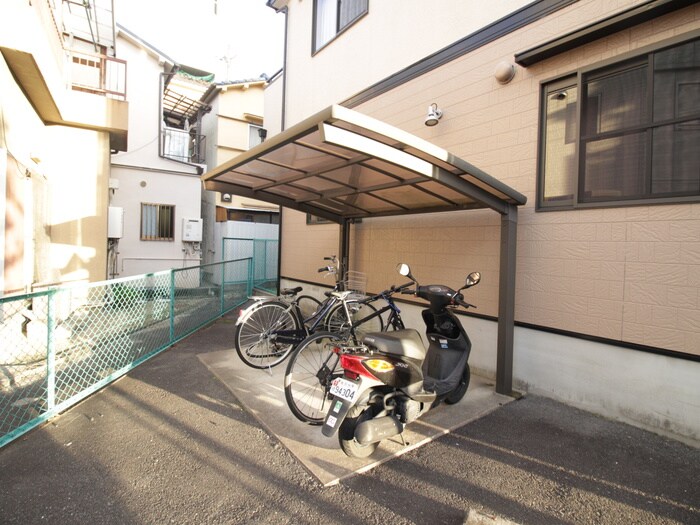物件外観写真5　(駐輪場)