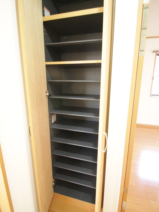 物件内観写真17　(靴箱)