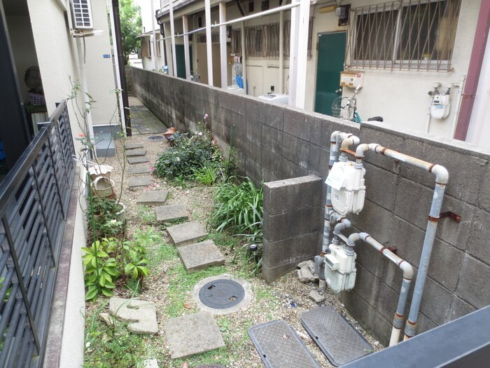 物件外観写真2　(エントランス部分)