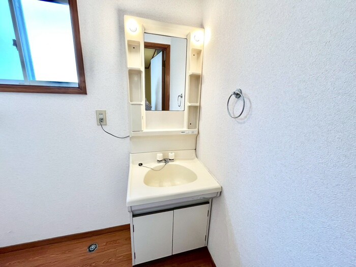 物件内観写真12　(洗面)