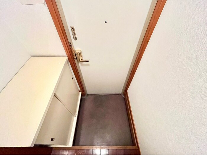 物件内観写真14　(玄関)