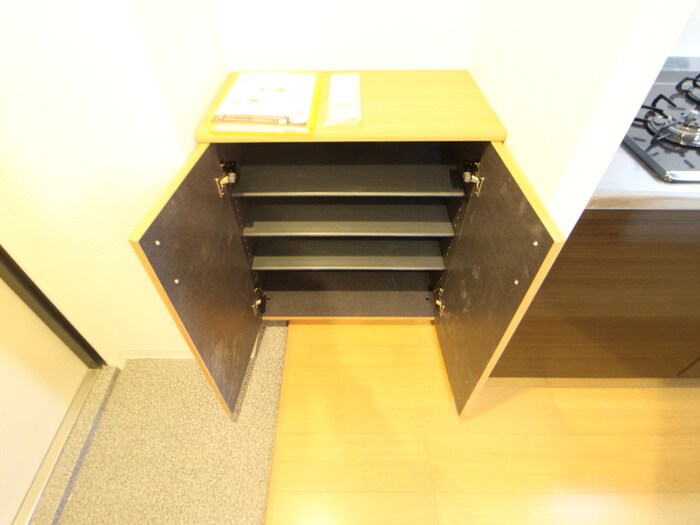 物件内観写真8　(靴箱)