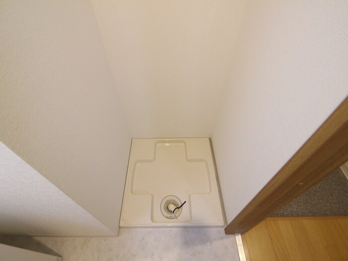 物件内観写真13　(洗濯機置場)