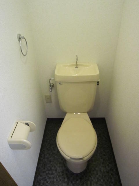 物件内観写真8　(トイレ)