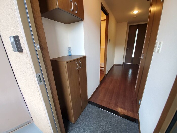 物件内観写真17　(玄関)