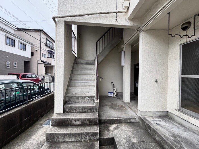 物件外観写真5　(エントランス部分)