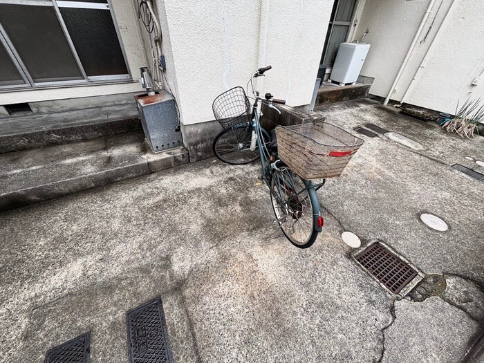 物件外観写真6　(駐輪場)