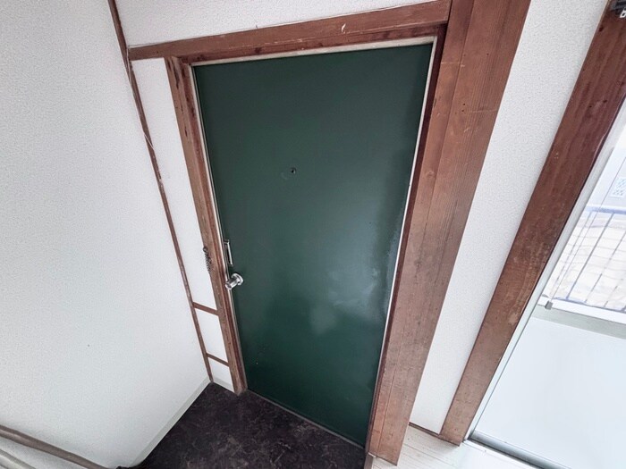 物件内観写真14　(玄関)