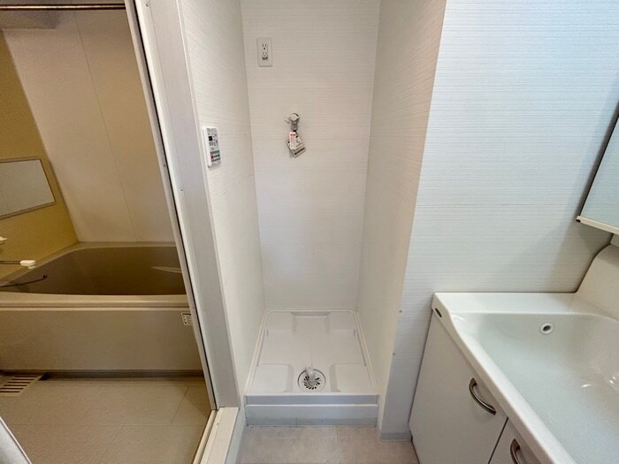 物件内観写真13　(洗濯機置場)