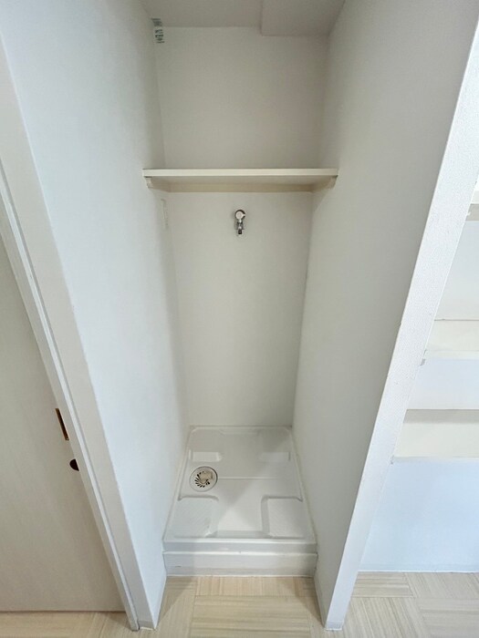 物件内観写真13　(洗濯機置場)