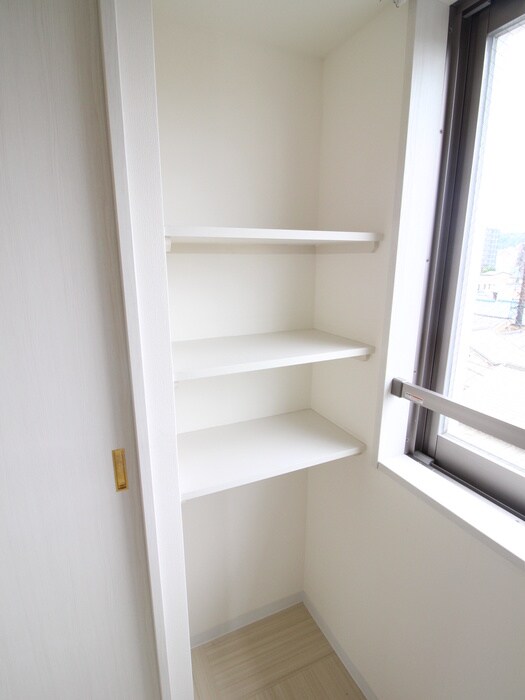 物件内観写真15　(収納)
