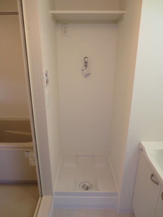 物件内観写真15　(洗濯機置場)