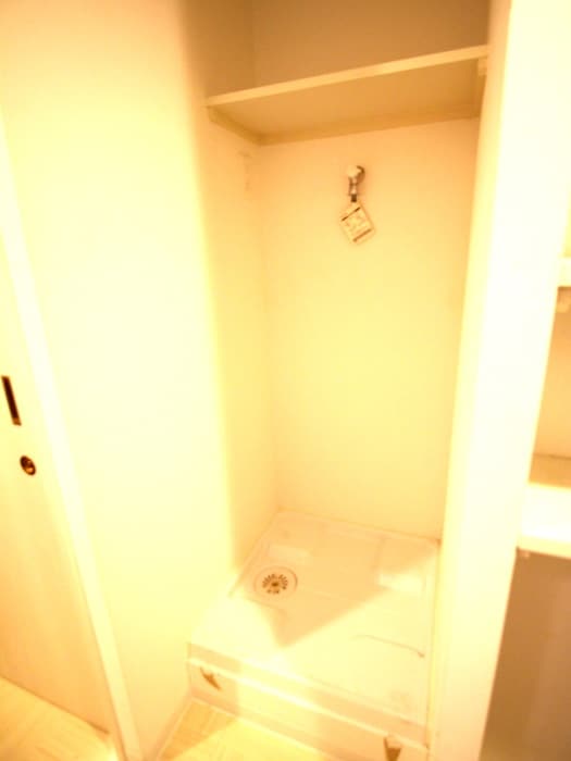 物件内観写真15　(洗濯機置場)