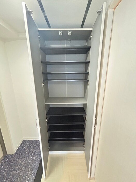 物件内観写真15　(靴箱)