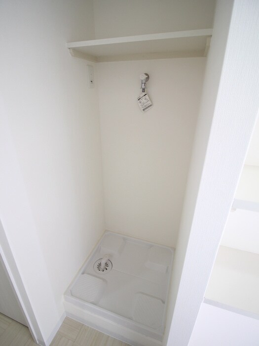 物件内観写真18　(洗濯機置場)