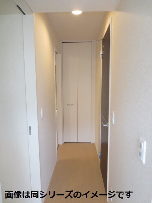 物件内観写真21　(廊下)