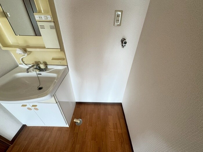 物件内観写真17　(洗濯機置場)