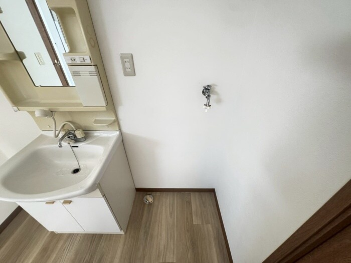 物件内観写真17　(洗濯機置場)