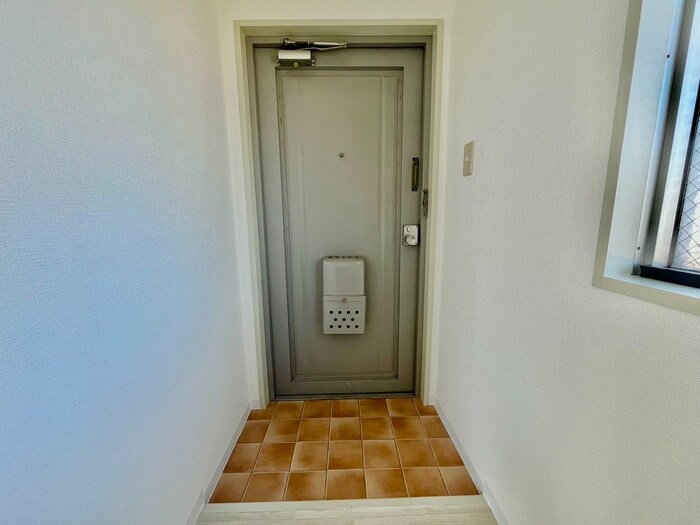 物件内観写真7　(玄関)