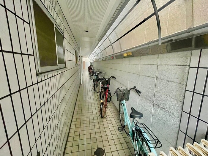 物件外観写真5　(駐輪場)