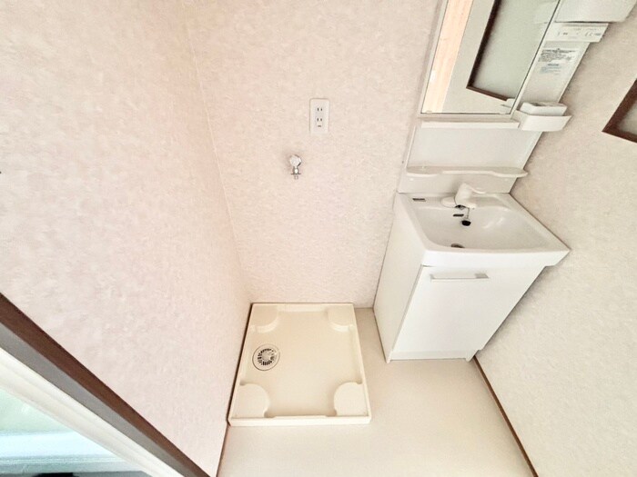 物件内観写真10　(洗濯機置場)