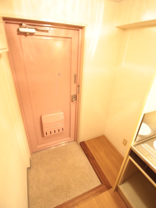 物件内観写真8　(玄関)