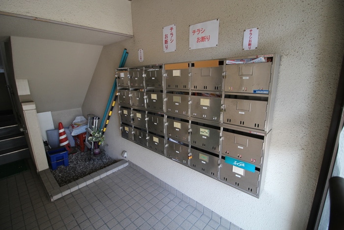 物件外観写真6　(エントランス部分)