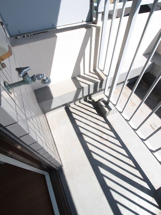 物件内観写真16　(洗濯機置場)