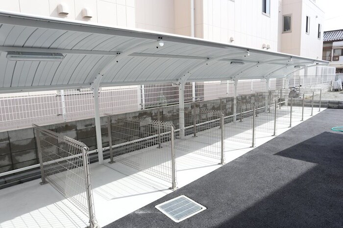 物件外観写真3　(駐輪場)