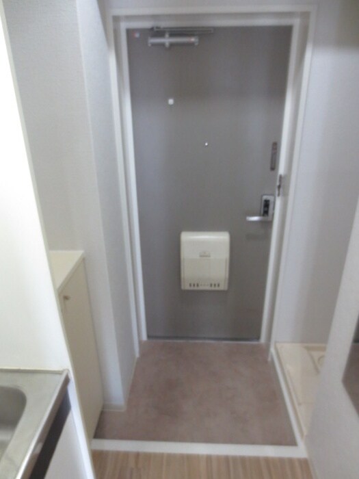 物件内観写真11　(玄関)
