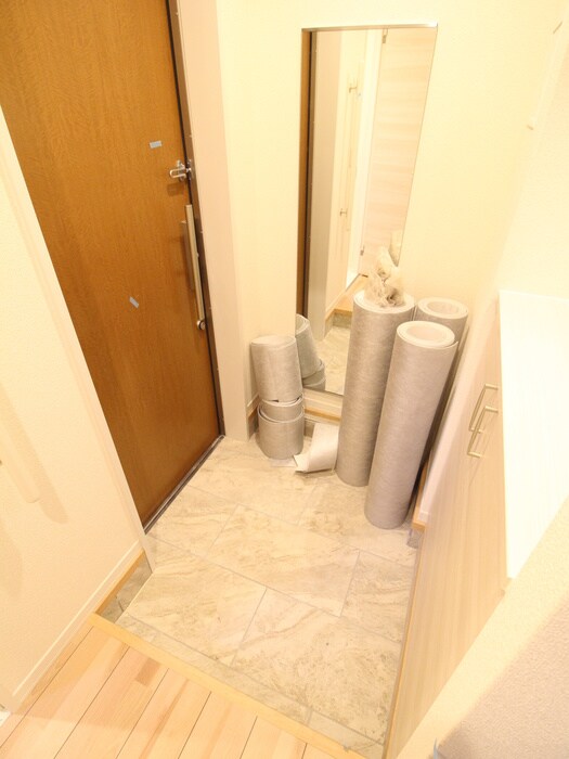 物件内観写真16　(玄関)