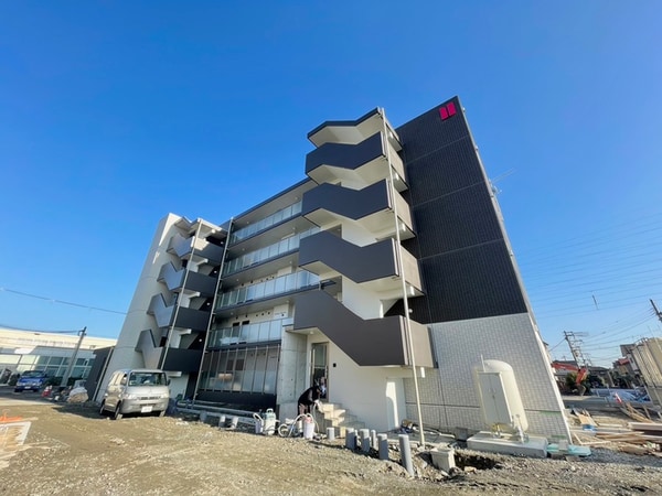 建築中
