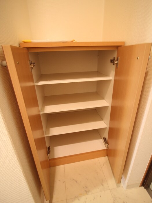 物件内観写真6　(靴箱)