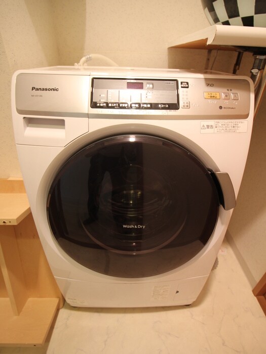 物件内観写真11　(洗濯機置場)