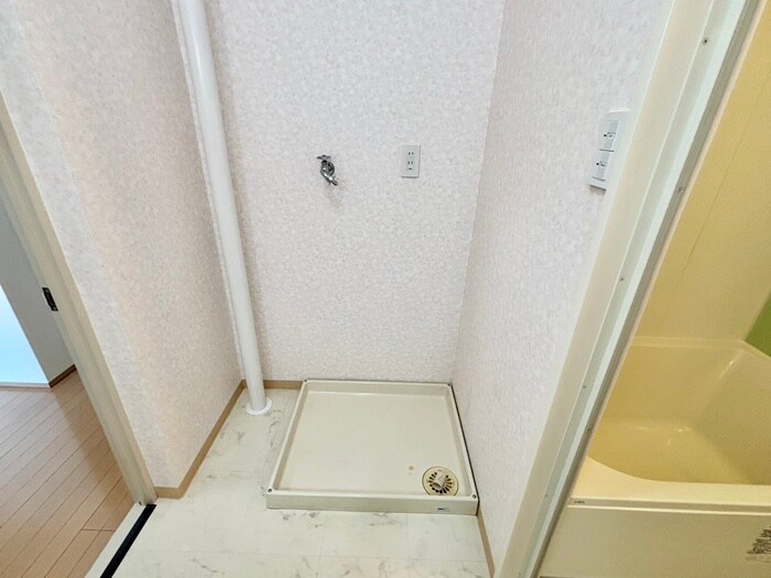 物件内観写真14　(洗濯機置場)