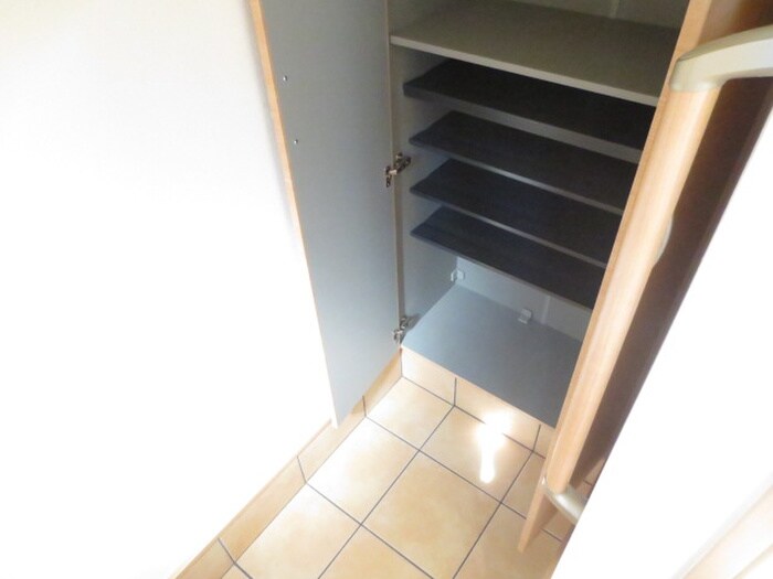 物件内観写真14　(靴箱)