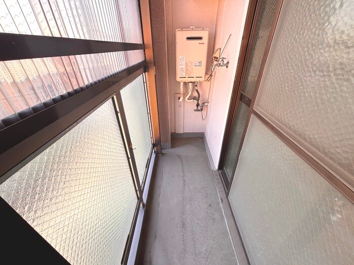 上穂ロイヤルハイツの洗濯機置場