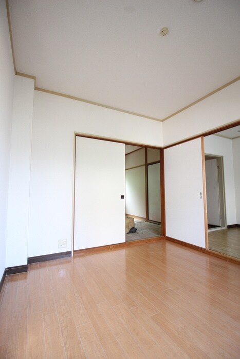 上穂ロイヤルハイツの居室